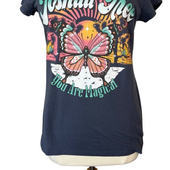 Wound Up Tshirt Joshua Tree Womens XL Gray Pink Butterfly Casual - Picture 4 of 6